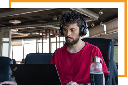 Tester certifica-se de que o produto de software do cliente é tão eficiente quanto possível antes de ser lançado