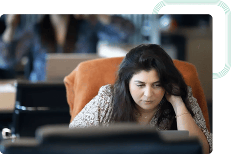 Especialista IT organiza uma extensa base de dados