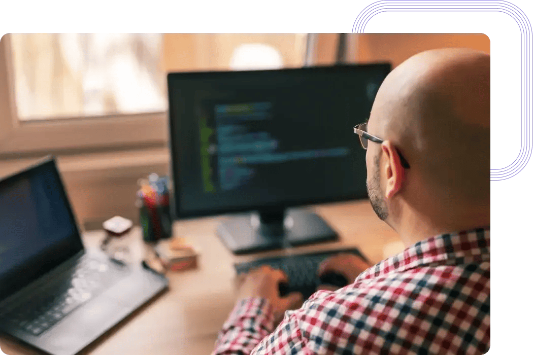 Pentester a preparar a intrusão inicial de um teste de penetração baseado em ameaças