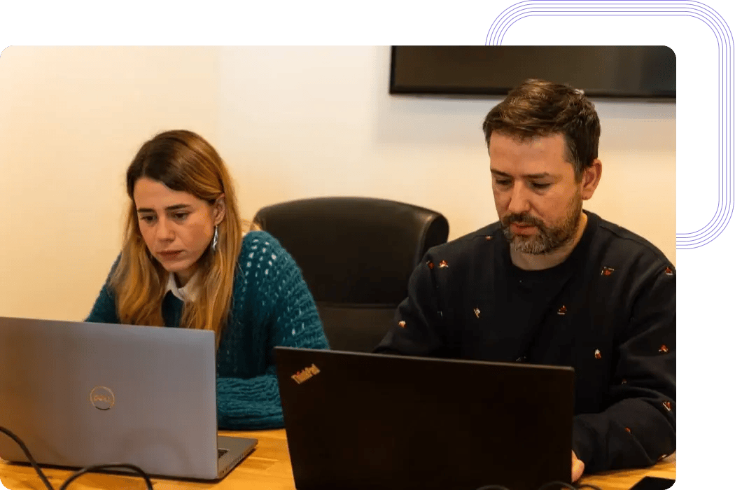 Engenheiros DevOps melhoram o desempenho de um novo software